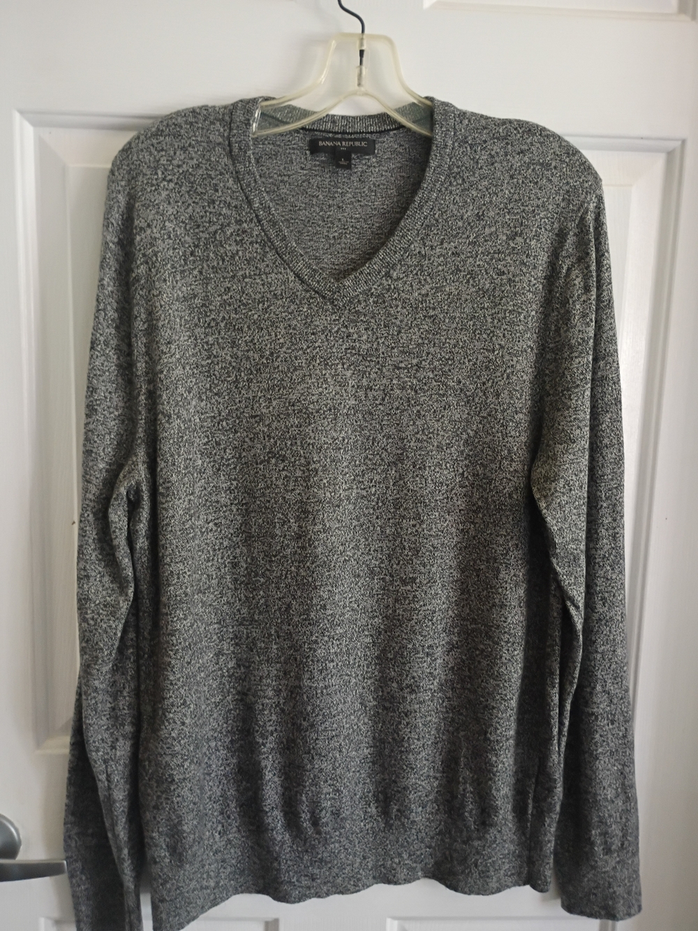 Banana Republic Men's Grey Marled V-Neck Sweater